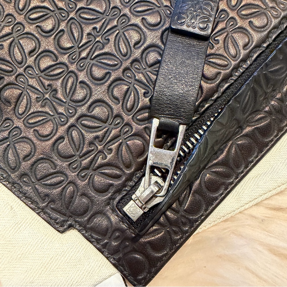 Loewe Embossed Clutch Bag‎ - Picture 12 of 14